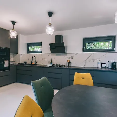 Tatil Evi Balatoni Est *