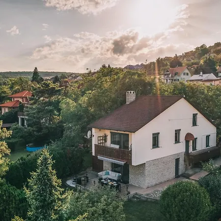 Balatoni Est Tatil Evi Balatonalmádi