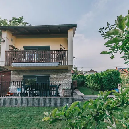 Balatoni Est Holiday home *
