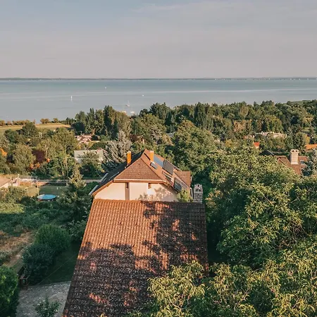 Balatoni Est Balatonalmadi