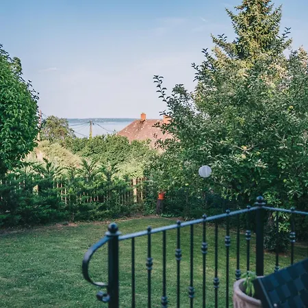 Balatoni Est Tatil Evi